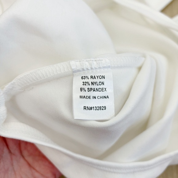 Superdown Aaliyah Deep V Bodysuit in White Size M - Picture 5 of 7